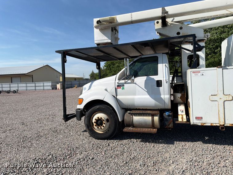 image for item YA3521 2015 Ford F750 Super Duty forestry bucket truck