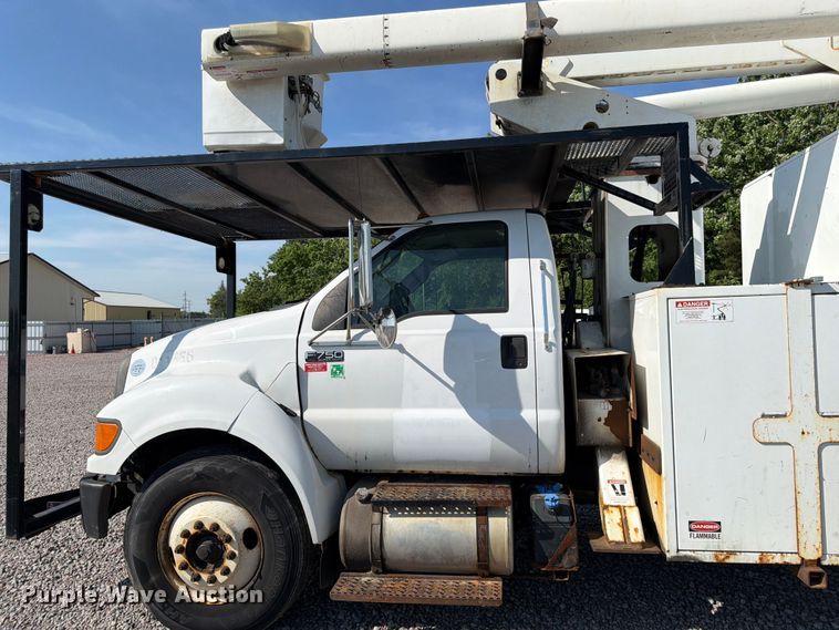 image for item YA3521 2015 Ford F750 Super Duty forestry bucket truck