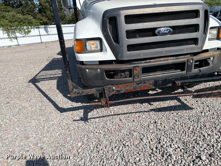 image for item YA3521 2015 Ford F750 Super Duty forestry bucket truck