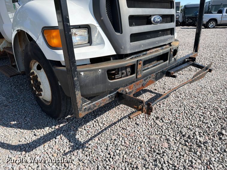image for item YA3521 2015 Ford F750 Super Duty forestry bucket truck