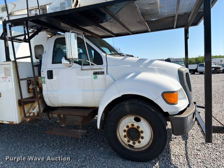 image for item YA3521 2015 Ford F750 Super Duty forestry bucket truck