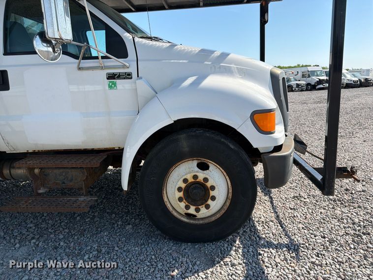 image for item YA3521 2015 Ford F750 Super Duty forestry bucket truck