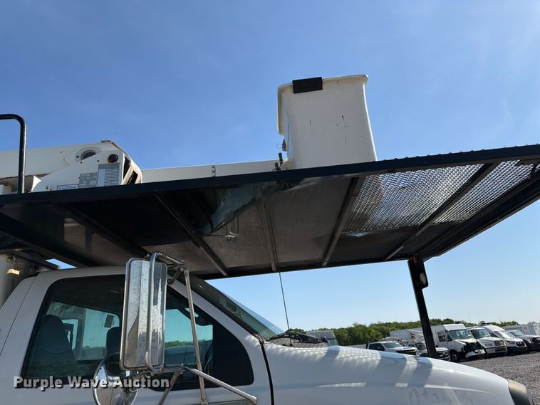 image for item YA3521 2015 Ford F750 Super Duty forestry bucket truck