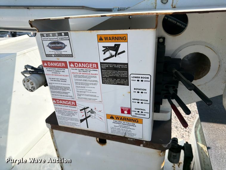 image for item YA3521 2015 Ford F750 Super Duty forestry bucket truck