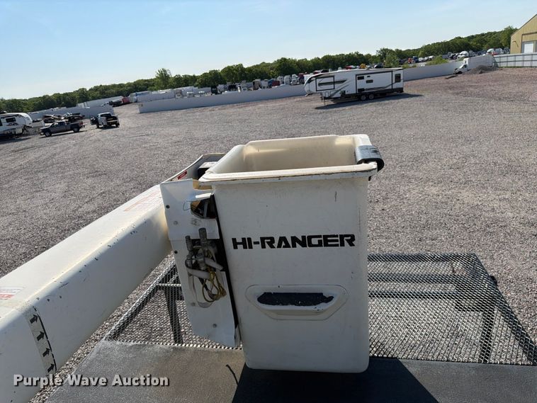 image for item YA3521 2015 Ford F750 Super Duty forestry bucket truck