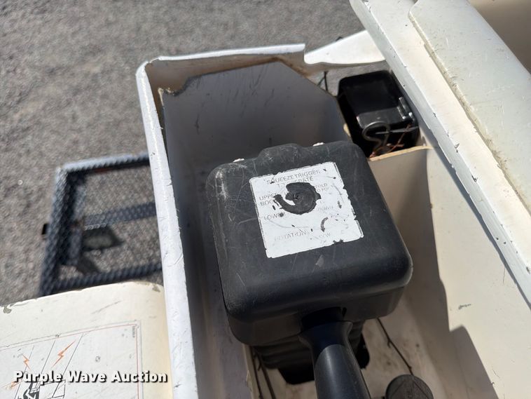 image for item YA3521 2015 Ford F750 Super Duty forestry bucket truck