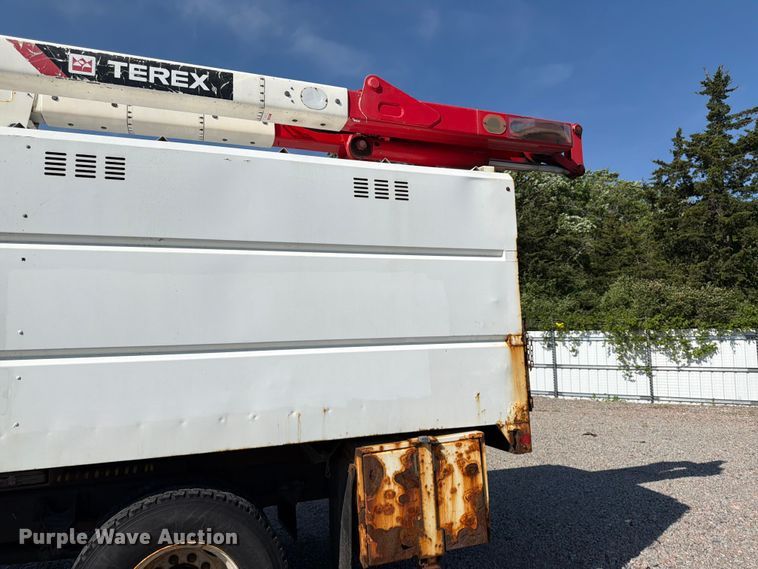 image for item YA3521 2015 Ford F750 Super Duty forestry bucket truck