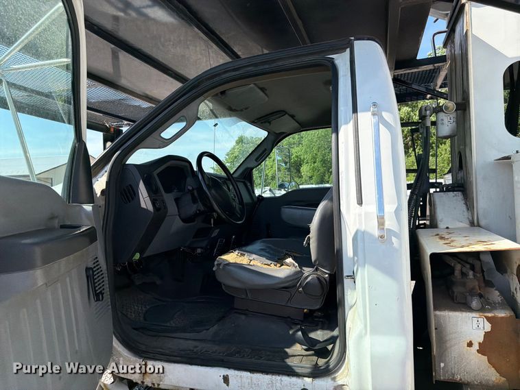 image for item YA3521 2015 Ford F750 Super Duty forestry bucket truck