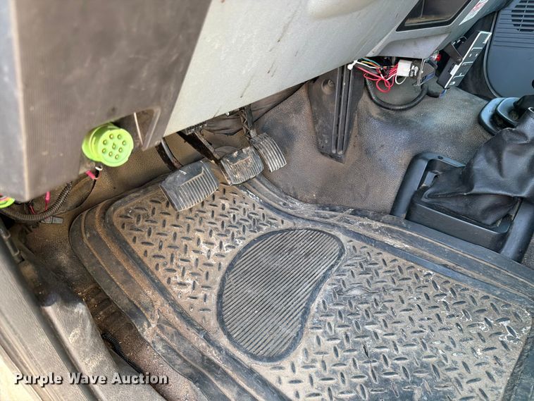 image for item YA3521 2015 Ford F750 Super Duty forestry bucket truck