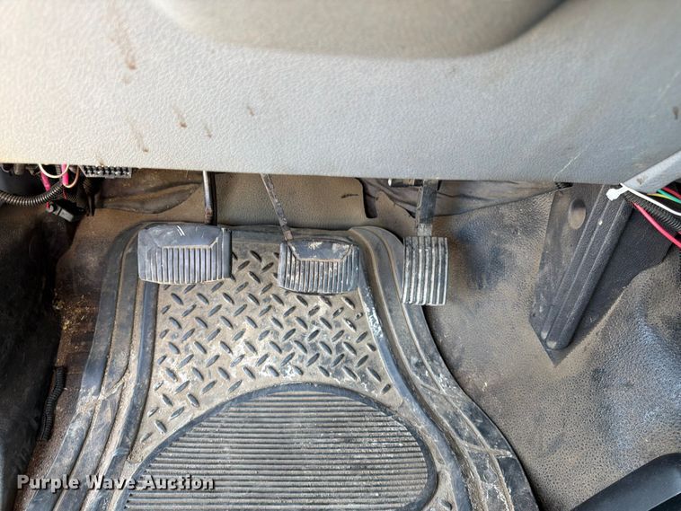 image for item YA3521 2015 Ford F750 Super Duty forestry bucket truck