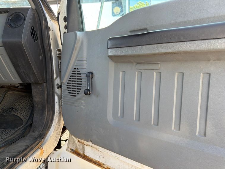image for item YA3521 2015 Ford F750 Super Duty forestry bucket truck