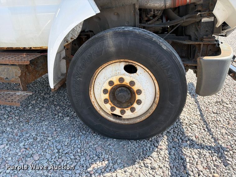 image for item YA3521 2015 Ford F750 Super Duty forestry bucket truck