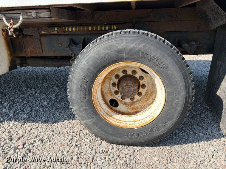 image for item YA3521 2015 Ford F750 Super Duty forestry bucket truck