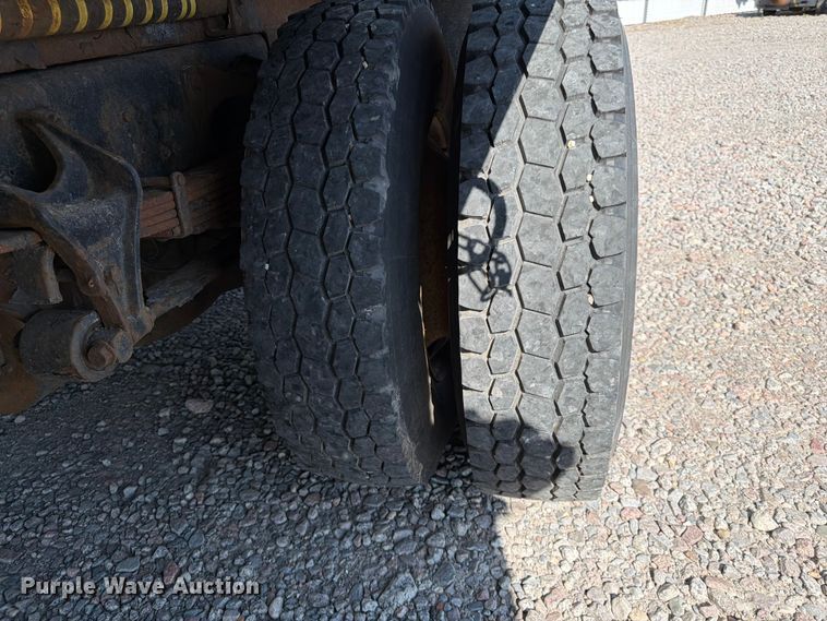 image for item YA3521 2015 Ford F750 Super Duty forestry bucket truck
