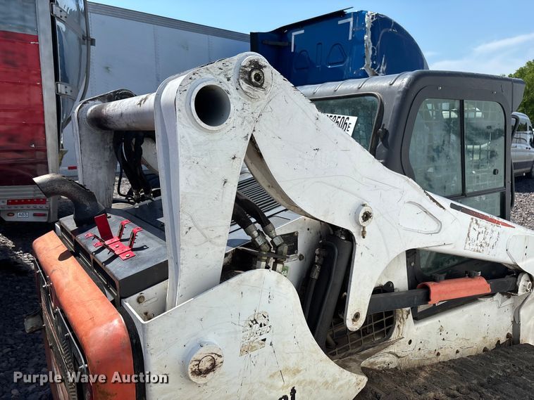 image for item YA3541 2016 Bobcat T750 tracked skid steer loader