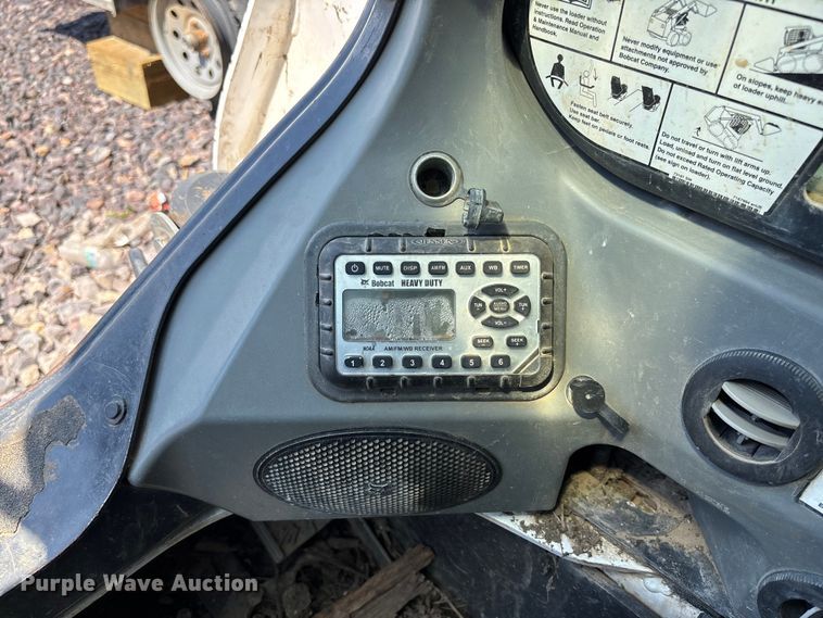 image for item YA3541 2016 Bobcat T750 tracked skid steer loader