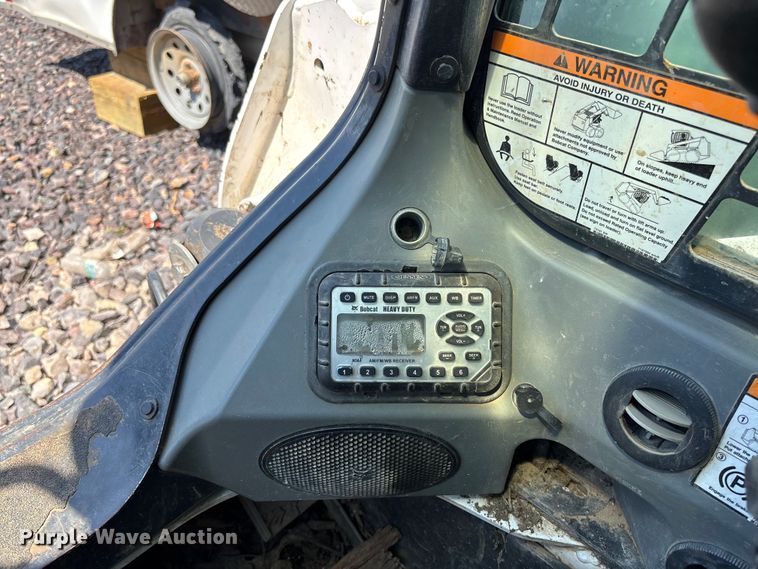 image for item YA3541 2016 Bobcat T750 tracked skid steer loader