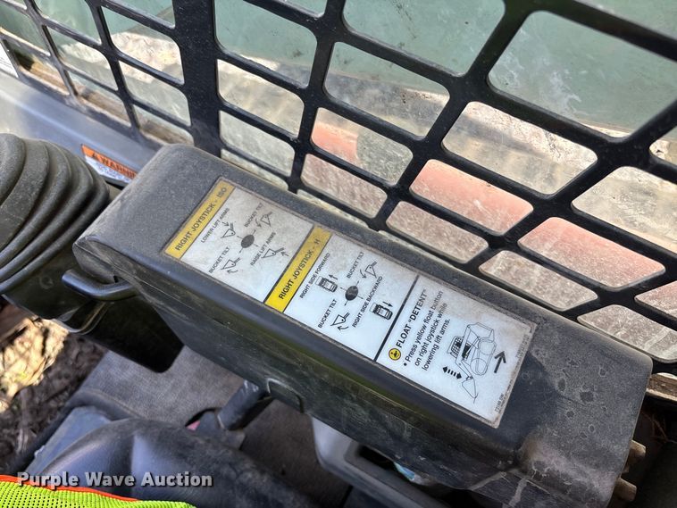 image for item YA3541 2016 Bobcat T750 tracked skid steer loader