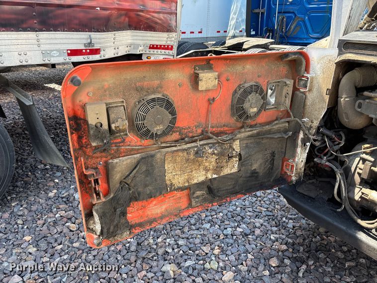 image for item YA3541 2016 Bobcat T750 tracked skid steer loader