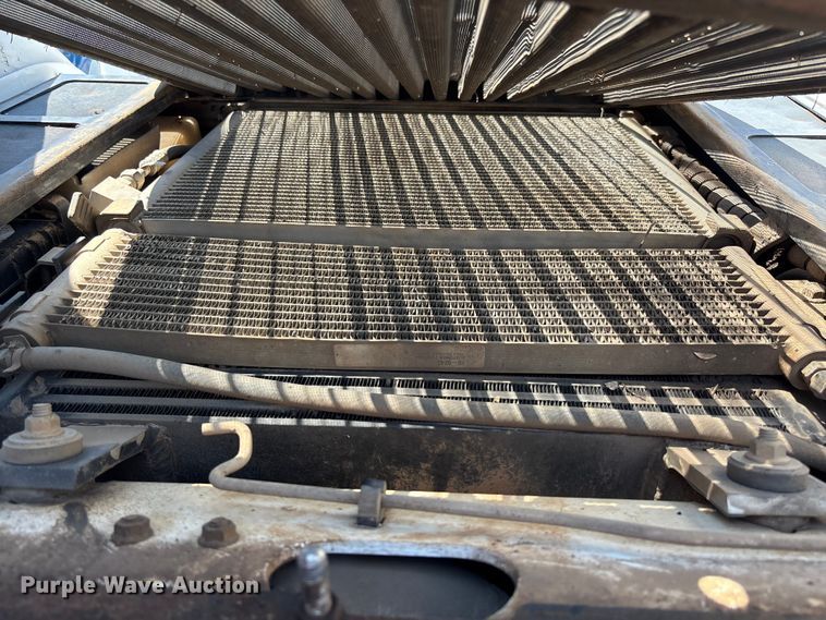 image for item YA3541 2016 Bobcat T750 tracked skid steer loader