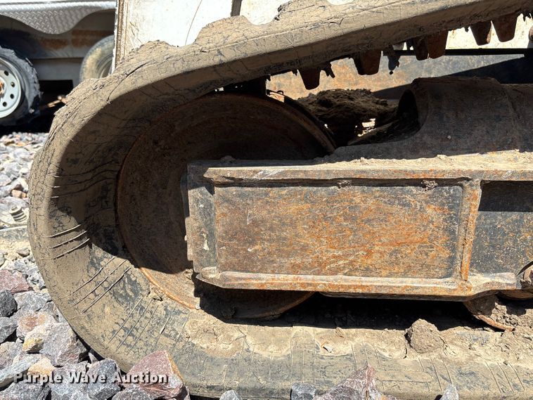 image for item YA3541 2016 Bobcat T750 tracked skid steer loader