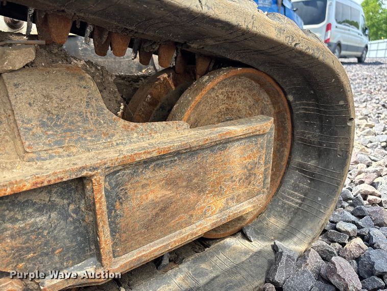 image for item YA3541 2016 Bobcat T750 tracked skid steer loader