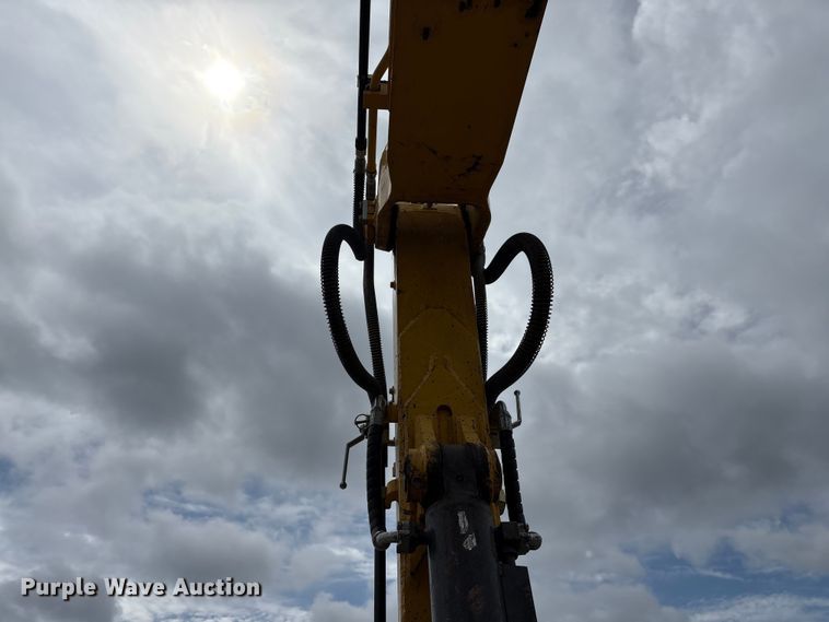 image for item YA3659 2020 Komatsu PC138USLC-11 excavator