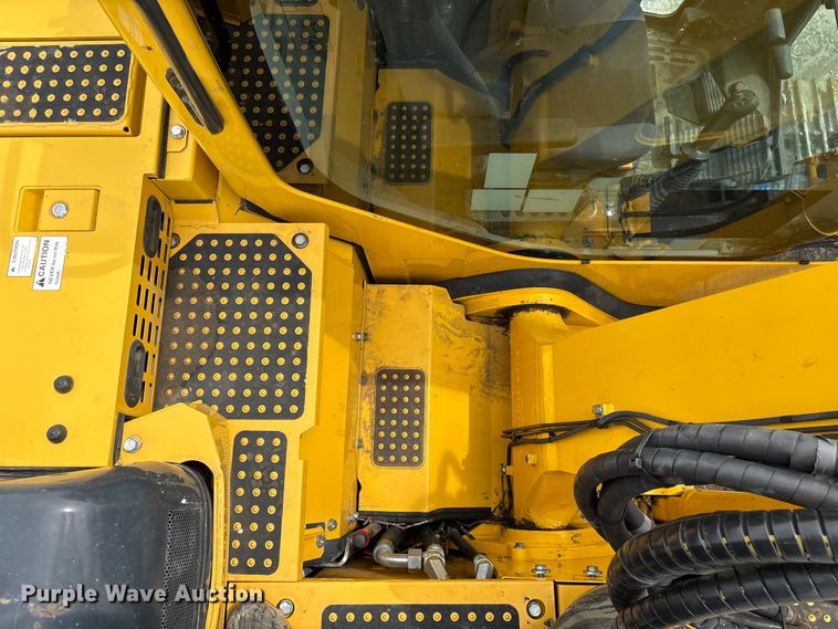 image for item YA3659 2020 Komatsu PC138USLC-11 excavator