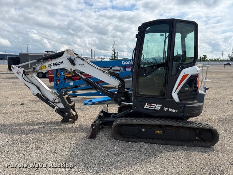 image for item YA3705 2020 Bobcat E35 mini excavator