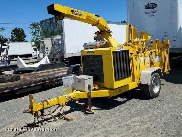 image for item YA3759 Bandit Intimidator 1590XP wood chipper