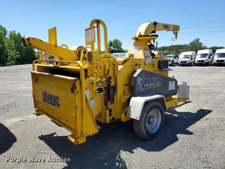 image for item YA3759 Bandit Intimidator 1590XP wood chipper