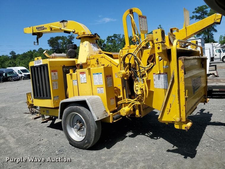 image for item YA3759 Bandit Intimidator 1590XP wood chipper