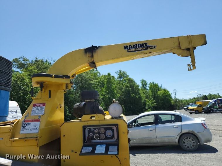 image for item YA3759 Bandit Intimidator 1590XP wood chipper