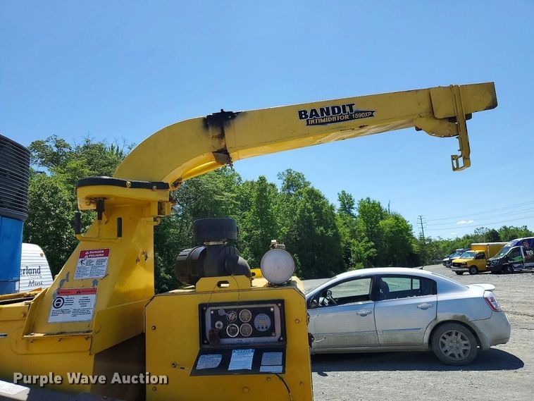 image for item YA3759 Bandit Intimidator 1590XP wood chipper