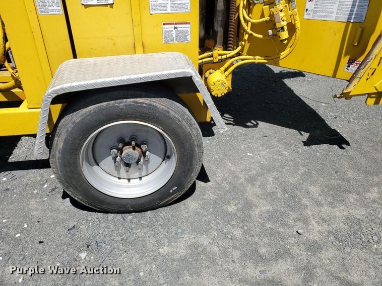 image for item YA3759 Bandit Intimidator 1590XP wood chipper