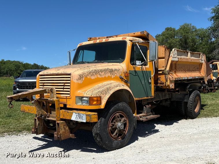 image for item DO5254 1992 International 4900 dump truck