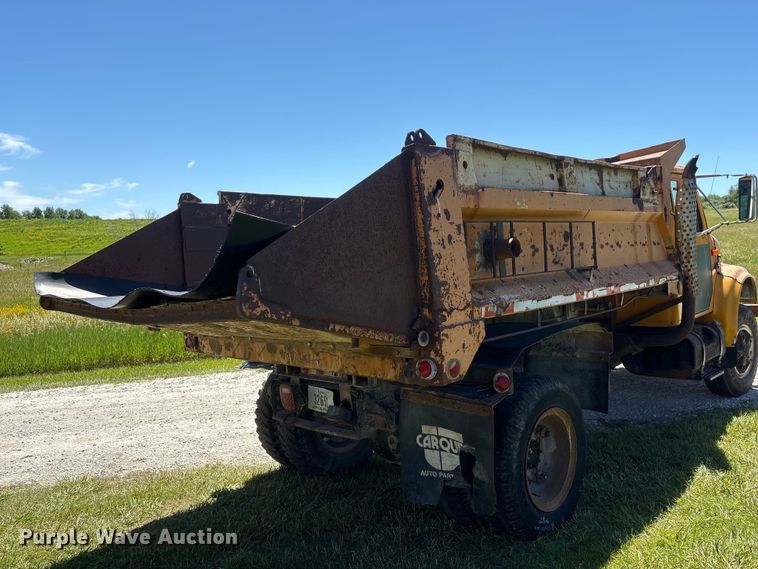 image for item DO5254 1992 International 4900 dump truck
