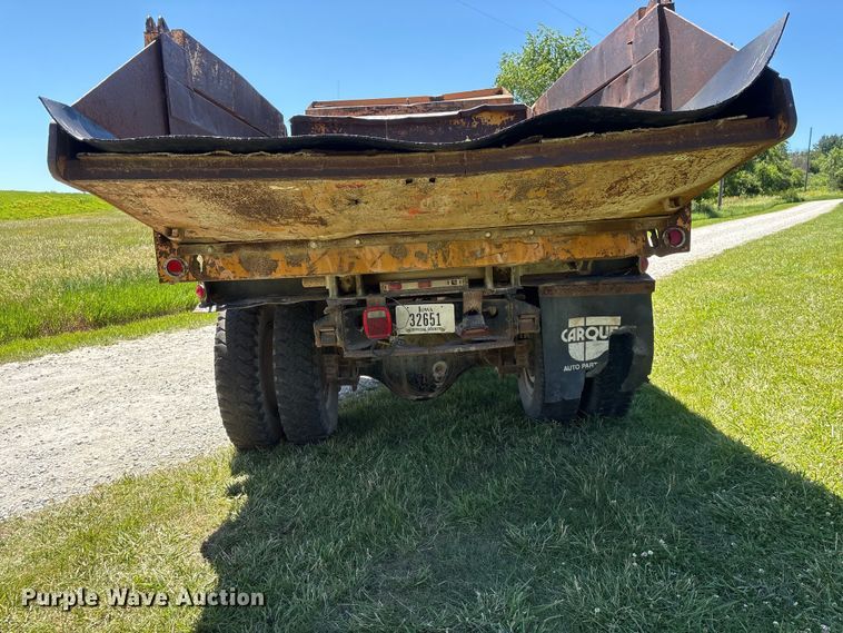 image for item DO5254 1992 International 4900 dump truck
