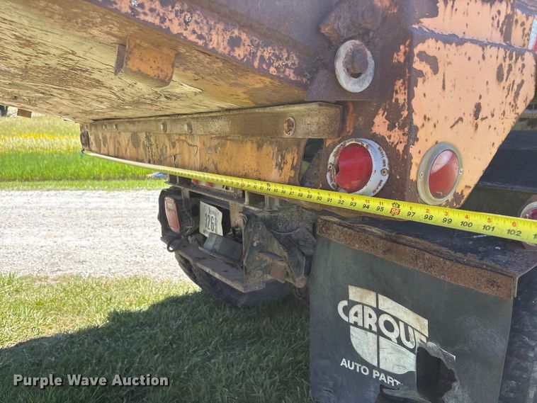 image for item DO5254 1992 International 4900 dump truck