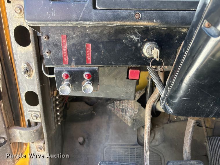 image for item DO5254 1992 International 4900 dump truck