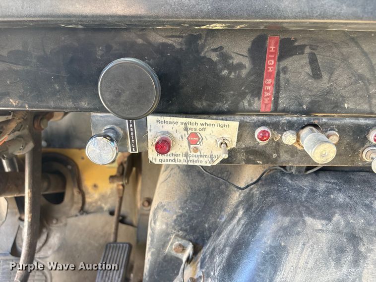 image for item DO5254 1992 International 4900 dump truck
