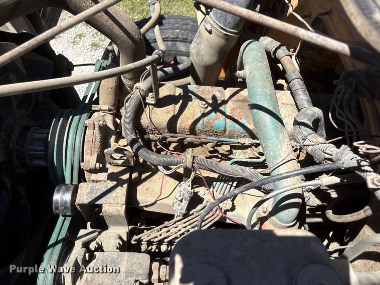 image for item DO5254 1992 International 4900 dump truck