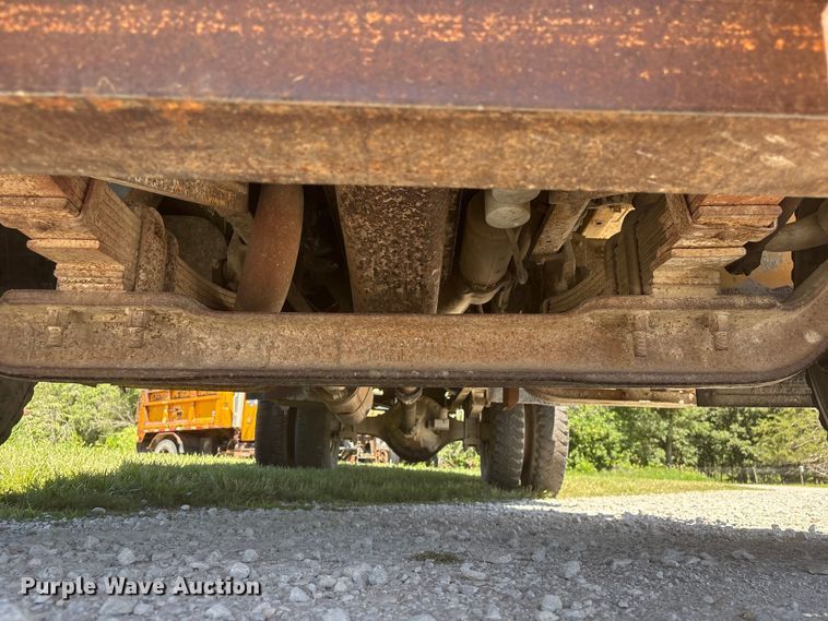 image for item DO5254 1992 International 4900 dump truck