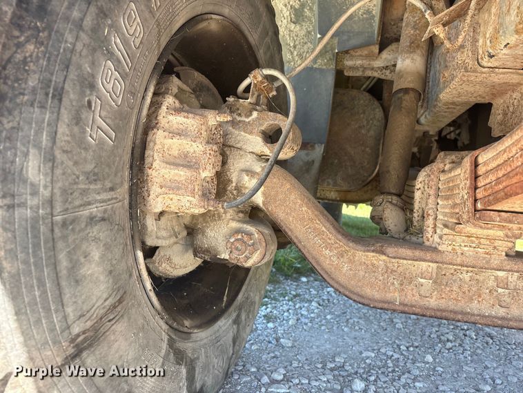 image for item DO5254 1992 International 4900 dump truck