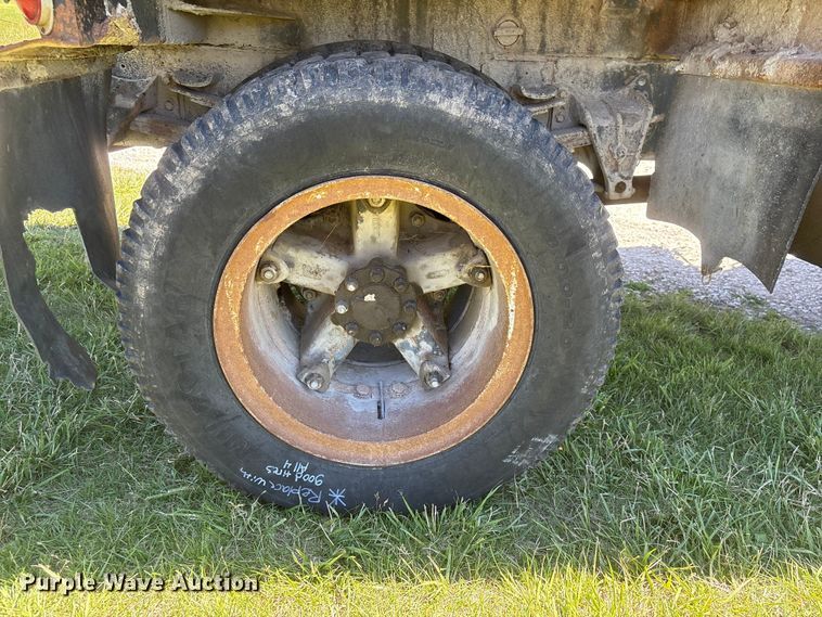 image for item DO5254 1992 International 4900 dump truck