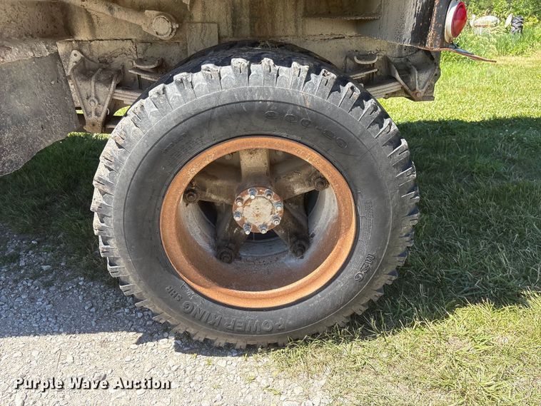 image for item DO5254 1992 International 4900 dump truck