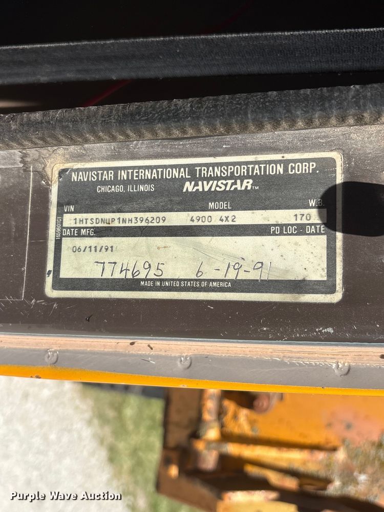 image for item DO5254 1992 International 4900 dump truck