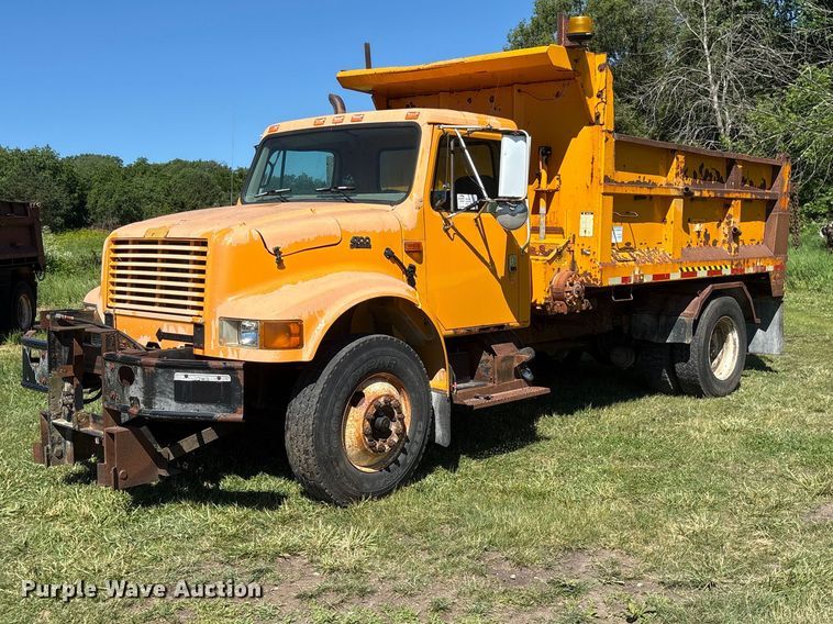 image for item DO5255 2001 International 4700 dump truck