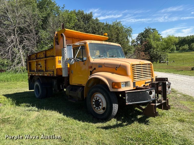 image for item DO5255 2001 International 4700 dump truck