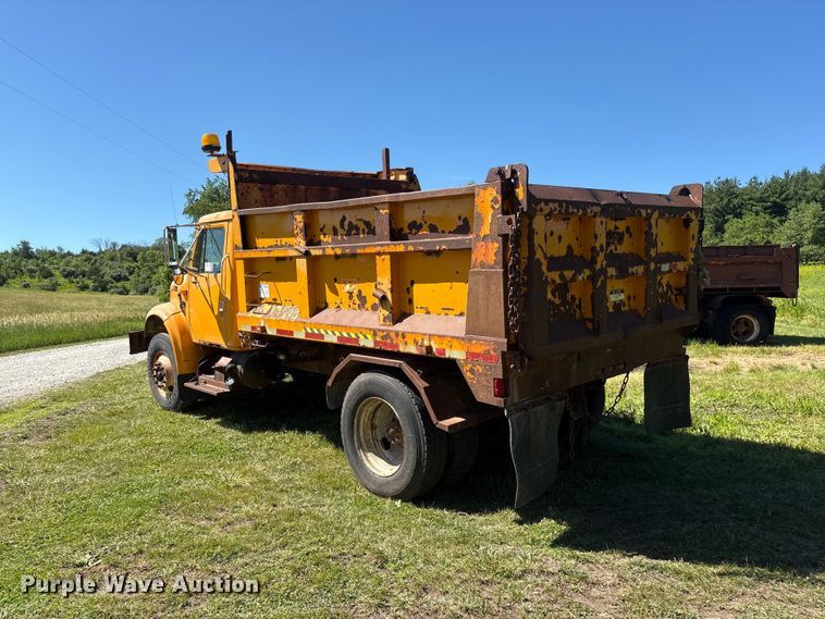 image for item DO5255 2001 International 4700 dump truck